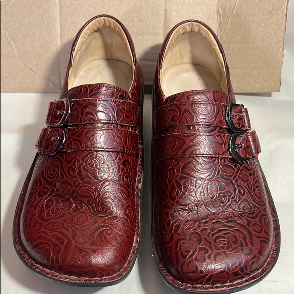 Algeria by PG Lite women clogs size 5.5 embossed leather - Picture 1 of 8